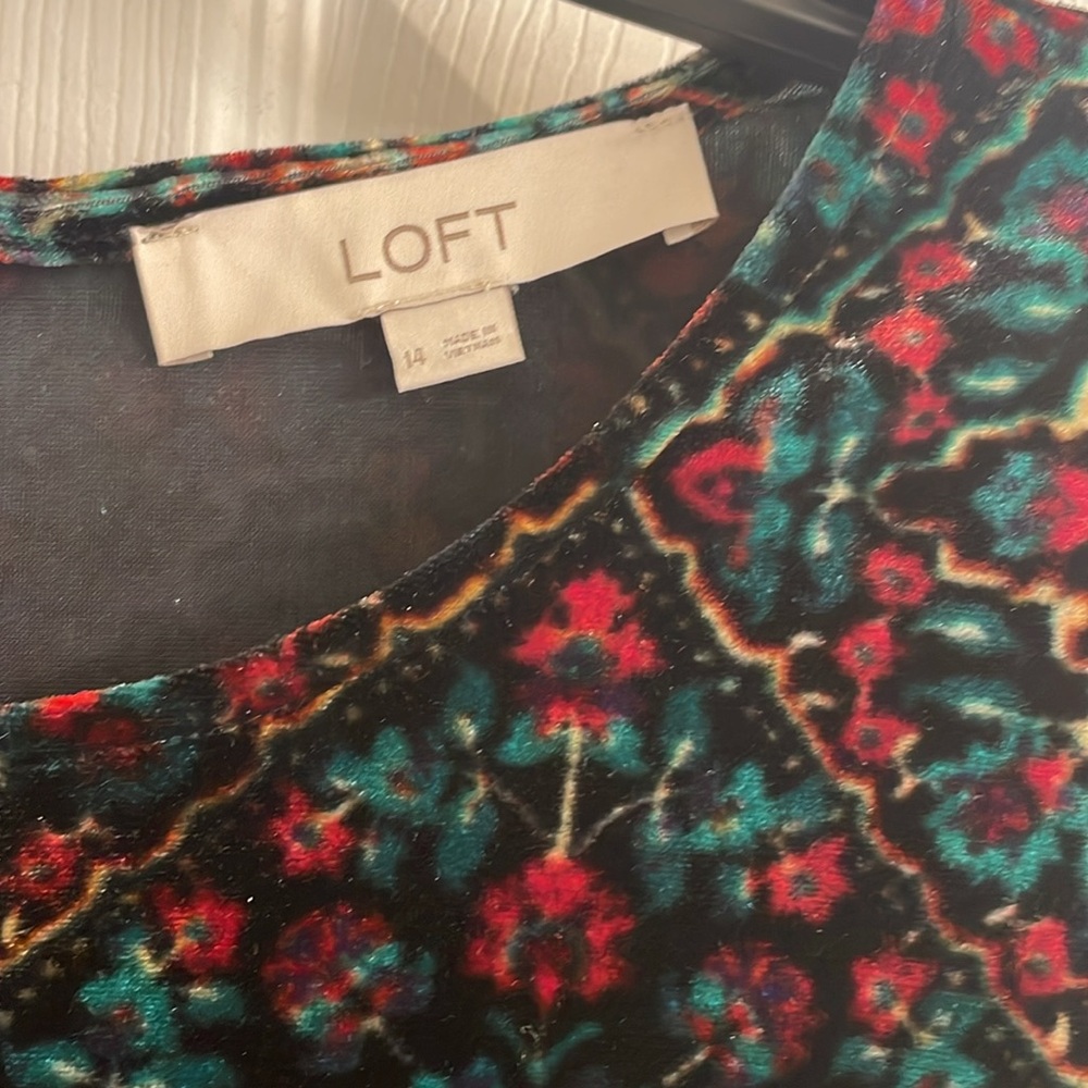LOFT Ornamental Floral Shirred Velvet Mini Dress in Women’s 14 NWOT Never Worn - Picture 4 of 13